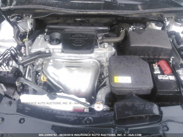 4T1BF1FK6HU717749 - 2017 TOYOTA CAMRY LE/XLE/SE/XSE 银色 照片 10