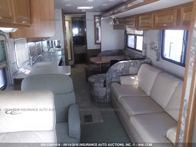 4UZAAHBV12CJ90896 - 2002 FREIGHTLINER CHASSIS X LINE MOTOR HOME Unknown photo 8