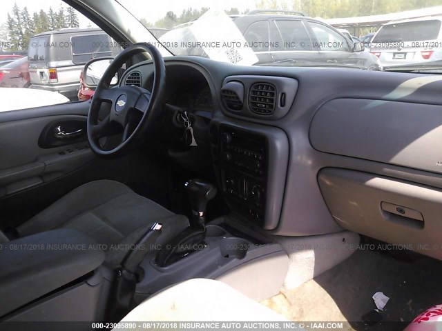 1GNDT13S162158203 - 2006 CHEVROLET TRAILBLAZER LS/LT GRAY photo 5