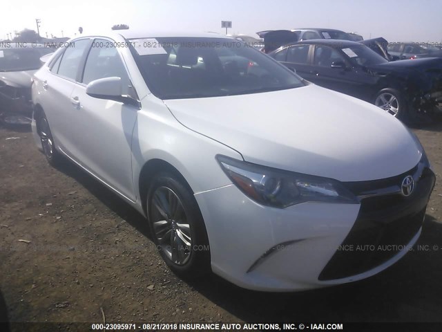 4T1BF1FK5GU171802 - 2016 TOYOTA CAMRY LE/XLE/SE/XSE 白色 照片 1