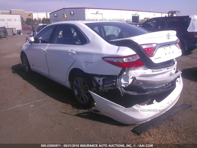 4T1BF1FK5GU171802 - 2016 TOYOTA CAMRY LE/XLE/SE/XSE 白色 照片 3