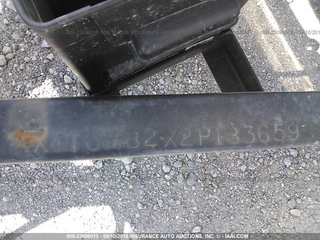 4X4TCRB2X2P183659 - 2002 FOREST RIVER CEDAR CREEK  白色 照片 9