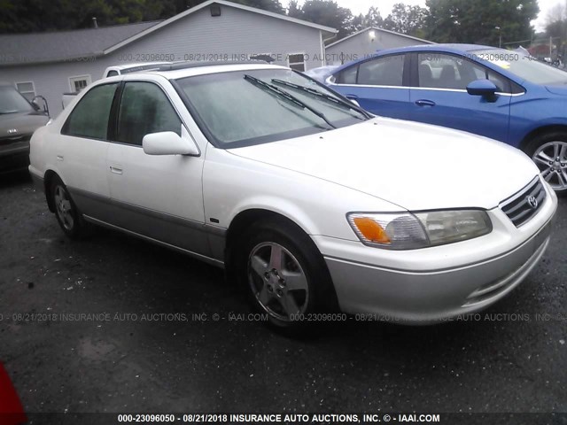 JT2BG22K710579531 - 2001 TOYOTA CAMRY CE/LE/XLE 白色 照片 1