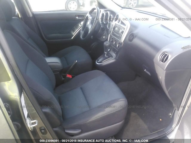 2T1LR30E85C550091 - 2005 TOYOTA COROLLA MATRIX XR GRAY photo 5