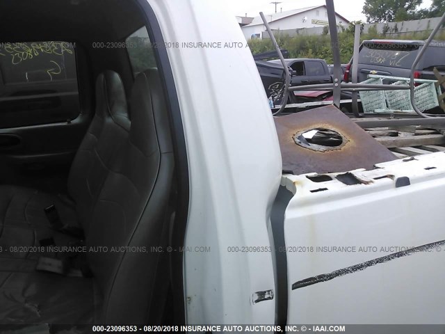 1FTRF27L4XNB32029 - 1999 FORD F250 WHITE photo 8