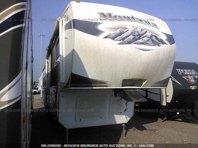 4YDF34527A4700317 - 2010 KEYSTONE MONTANA WHITE photo 1