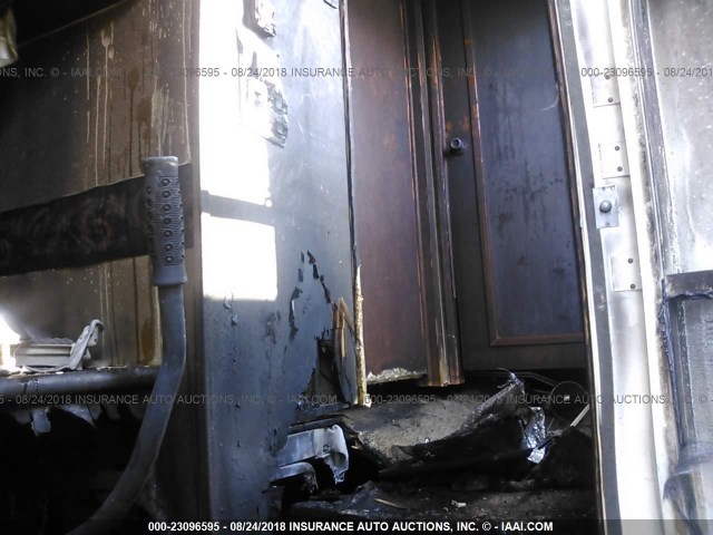 4YDF34527A4700317 - 2010 KEYSTONE MONTANA WHITE photo 5