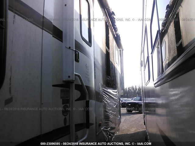 4YDF34527A4700317 - 2010 KEYSTONE MONTANA WHITE photo 6