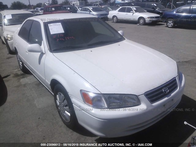 JT2BG22K6Y0381954 - 2000 TOYOTA CAMRY CE/LE/XLE 白色 照片 1