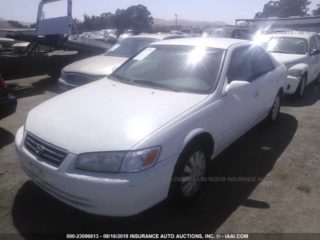 JT2BG22K6Y0381954 - 2000 TOYOTA CAMRY CE/LE/XLE 白色 照片 2