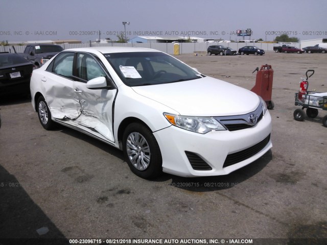 4T4BF1FKXER419951 - 2014 TOYOTA CAMRY L/SE/LE/XLE 白色 照片 1