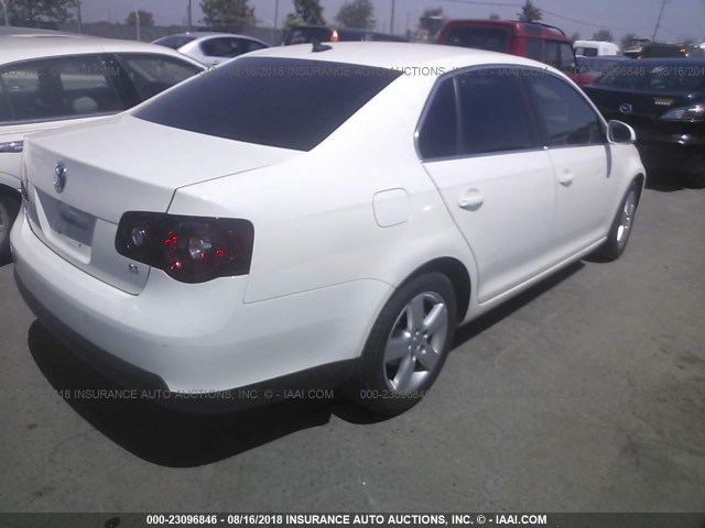 3VWRM71K48M108891 - 2008 VOLKSWAGEN JETTA SE/SEL WHITE photo 4