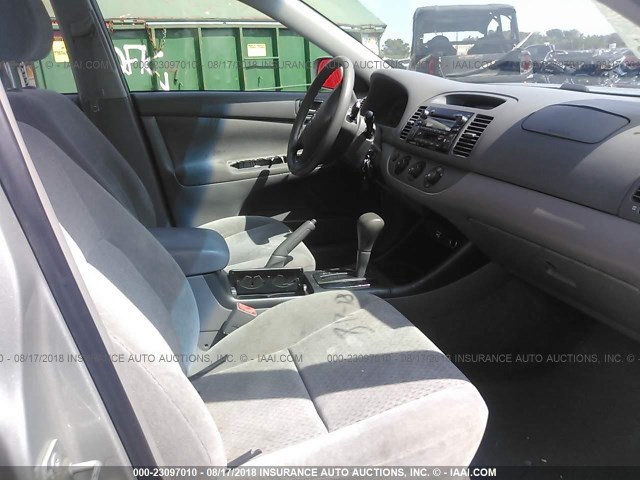 4T1BE32K63U218401 - 2003 TOYOTA CAMRY LE/XLE/SE 灰色 照片 5