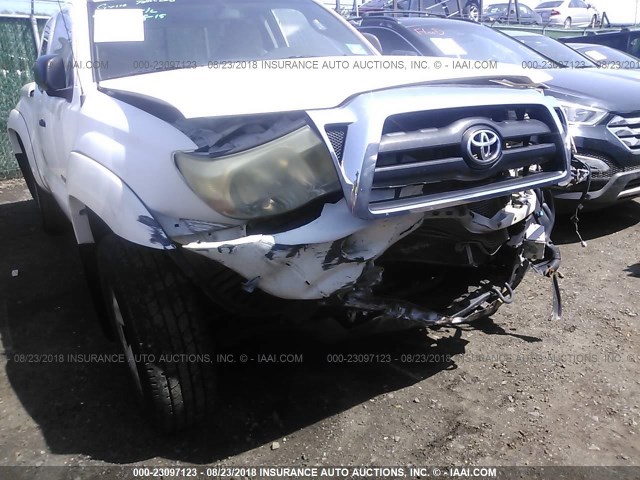 5TEUU42N86Z249984 - 2006 TOYOTA TACOMA ACCESS CAB Weiß Foto 6