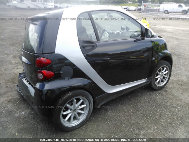 WMEEJ31X09K230303 - 2009 SMART FORTWO PURE/PASSION BLACK photo 4