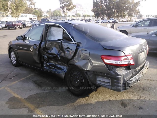 4T1BF3EK0BU774145 - 2011 TOYOTA CAMRY SE/LE/XLE GRAY photo 3