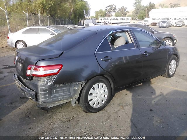 4T1BF3EK0BU774145 - 2011 TOYOTA CAMRY SE/LE/XLE GRAY photo 4