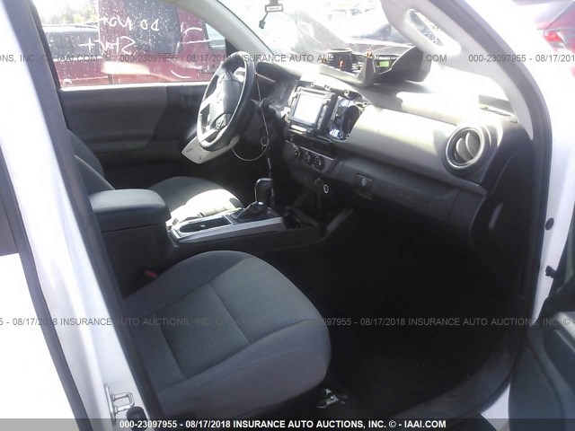 3TMAZ5CN0GM015135 - 2016 TOYOTA TACOMA DBL CAB/SR5/TRD SPORT/OR WHITE photo 8