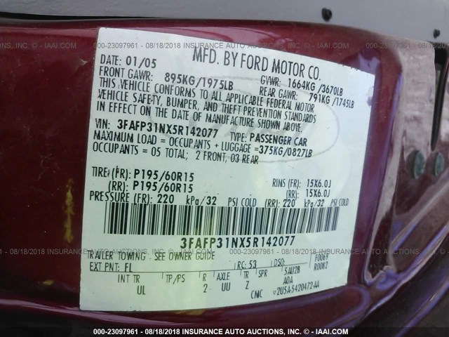 3FAFP31NX5R142077 - 2005 FORD FOCUS ZX3 RED photo 9