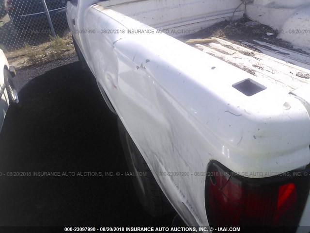 4F4YR12C8YTM21567 - 2000 MAZDA B2500 WHITE photo 6