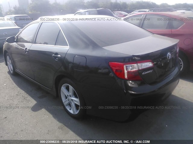 4T1BF1FK6CU607664 - 2012 TOYOTA CAMRY SE/LE/XLE 黑色 照片 3