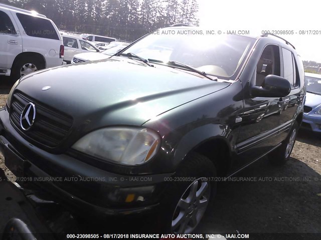 4JGAB72E8YA175551 - 2000 MERCEDES-BENZ ML 430 绿色 照片 2