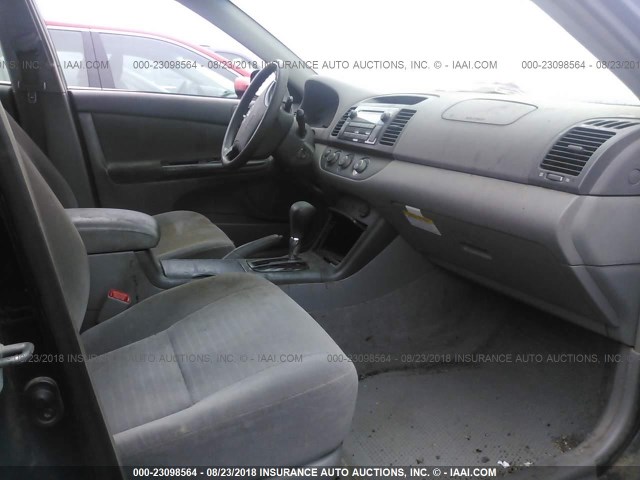 JTDBE32K953028279 - 2005 TOYOTA CAMRY LE/XLE/SE 黑色 照片 5