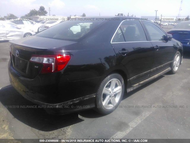 4T1BF1FK2DU238965 - 2013 TOYOTA CAMRY L/SE/LE/XLE შავი ფოტო 4