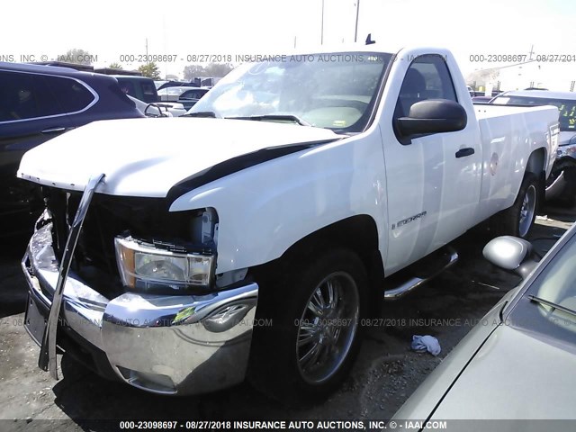 1GTEC14CX8Z211589 - 2008 GMC SIERRA C1500 WHITE photo 2