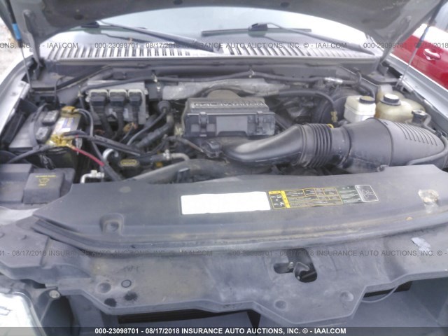 5LMFU28506LJ25493 - 2006 LINCOLN NAVIGATOR Gri fotoğraf 10