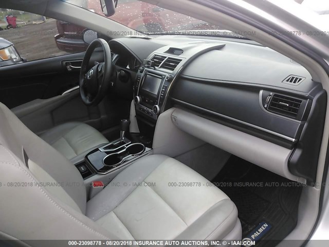 4T4BF1FK6ER358291 - 2014 TOYOTA CAMRY L/SE/LE/XLE SILVER photo 5