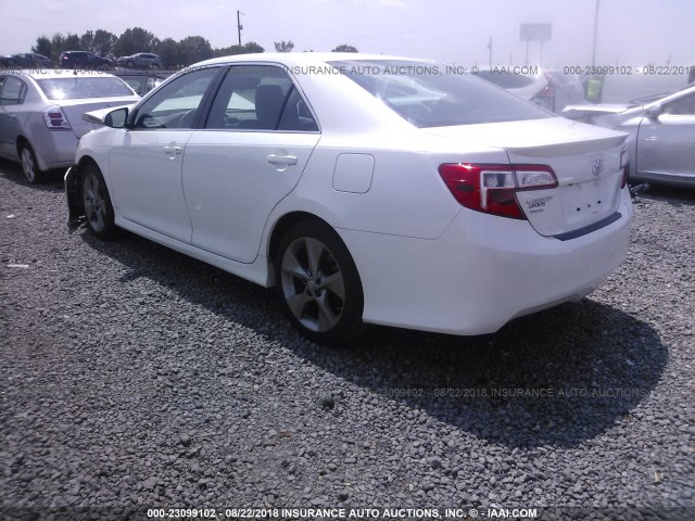 4T1BF1FKXEU449798 - 2014 TOYOTA CAMRY L/SE/LE/XLE 白色 照片 3