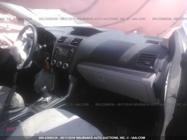 JF2SJABC5FH534108 - 2015 SUBARU FORESTER 2.5I WHITE photo 5