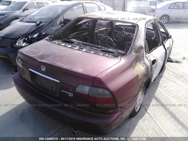 1HGCD563XVA206686 - 1997 HONDA ACCORD LX/EX RED photo 4