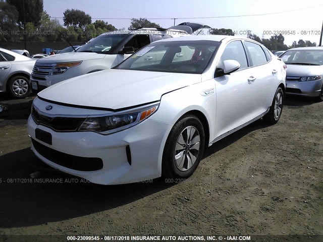 KNAGT4LE7J5024317 - 2018 KIA OPTIMA HYBRID WHITE photo 2