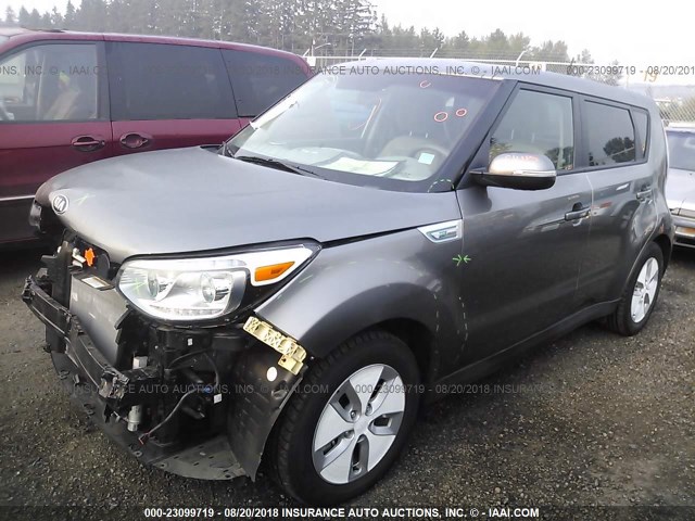 KNDJP3AE7G7017813 - 2016 KIA SOUL EV + GRAY photo 2