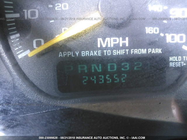 2GCEC19V111110837 - 2001 CHEVROLET SILVERADO C1500 黑色 照片 7