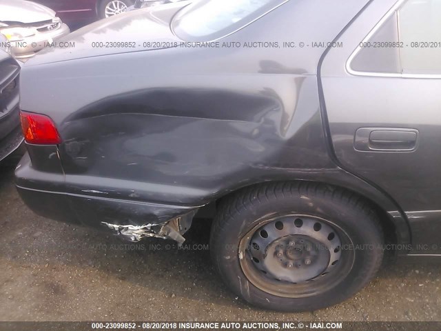 JT2BG22KX10553926 - 2001 TOYOTA CAMRY CE/LE/XLE 灰色 照片 6