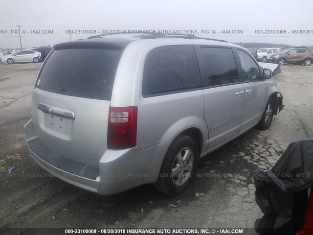 2D8HN54P08R839769 - 2008 DODGE GRAND CARAVAN SXT SILVER photo 4