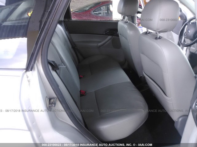 1FAFP37NX7W330881 - 2007 FORD FOCUS ZX5/S/SE/SES 银色 照片 8
