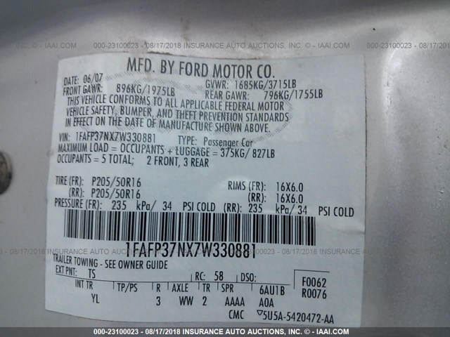 1FAFP37NX7W330881 - 2007 FORD FOCUS ZX5/S/SE/SES SILVER photo 9