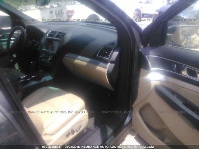 1FM5K7D89GGC54182 - 2016 FORD EXPLORER XLT 灰色 照片 5
