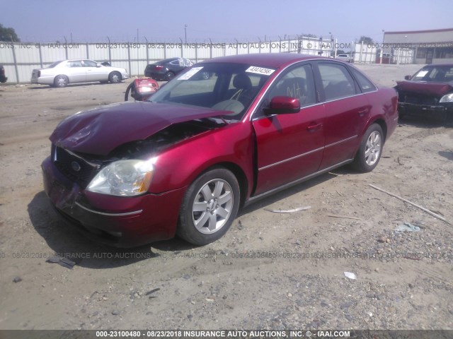 1FAFP24125G169753 - 2005 FORD FIVE HUNDRED SEL RED photo 2