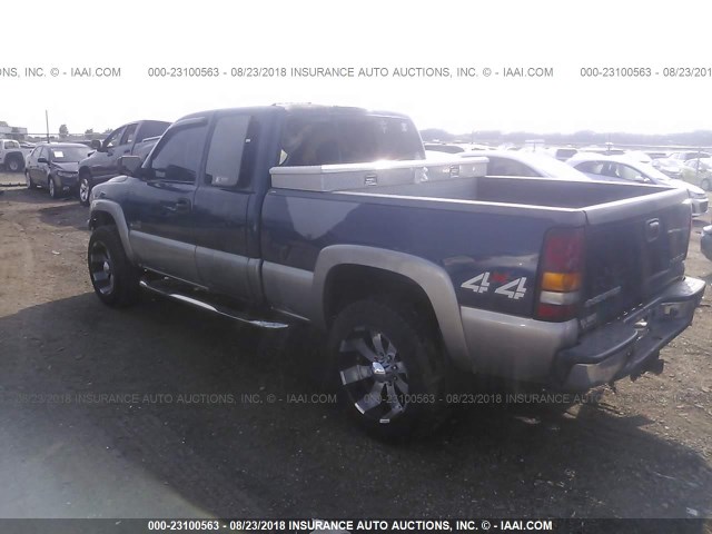 1GCGK29U92Z233769 - 2002 CHEVROLET SILVERADO K2500 BLUE photo 3