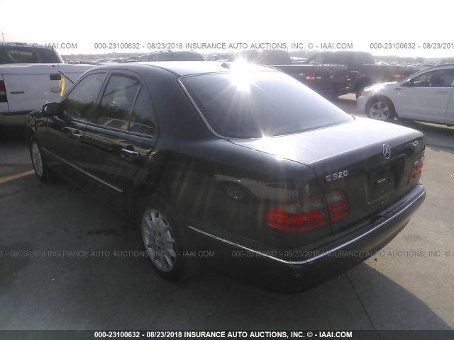 WDBJF65J21B266826 - 2001 MERCEDES-BENZ E 320 BLACK photo 3