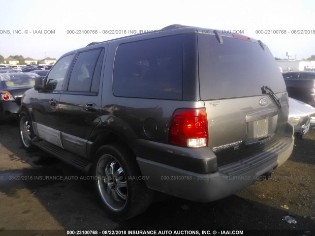 1FMRU15W33LB75209 - 2003 FORD EXPEDITION XLT GRAY photo 3