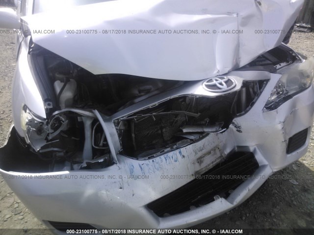 4T1BF3EK5AU056413 - 2010 TOYOTA CAMRY SE/LE/XLE ვერცხლისფერი ფოტო 6