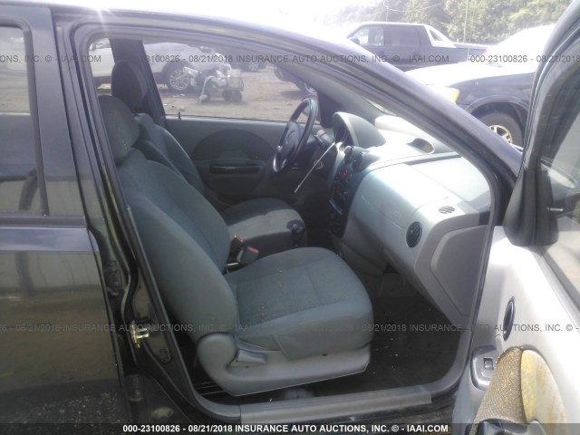 KL1TJ62614B182792 - 2004 CHEVROLET AVEO LS BLACK photo 5