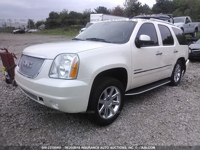 1GKS2EEF8CR245730 - 2012 GMC YUKON DENALI WHITE photo 2