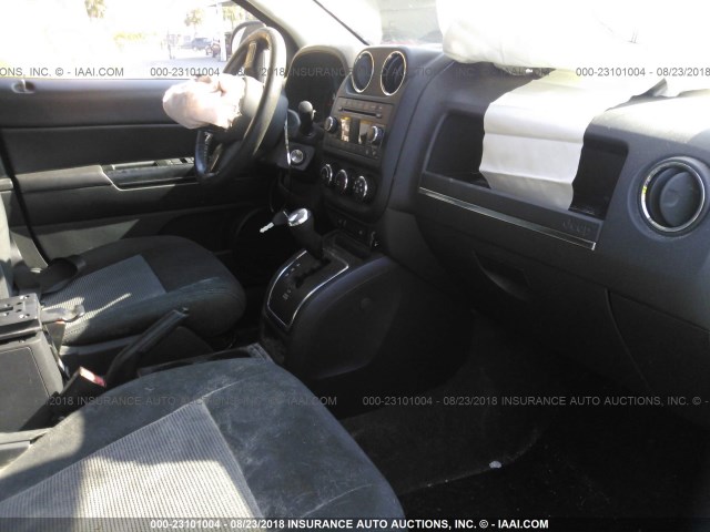 1C4NJCEB5DD218562 - 2013 JEEP COMPASS LATITUDE შავი ფოტო 5